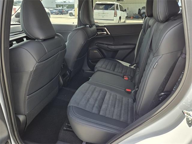 new 2025 Mitsubishi Outlander car, priced at $33,295