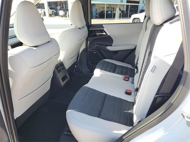 new 2025 Mitsubishi Outlander car, priced at $30,975