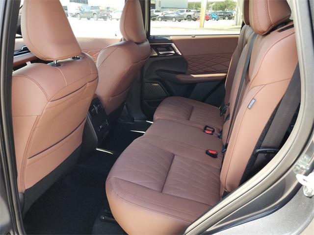 new 2025 Mitsubishi Outlander car, priced at $37,350