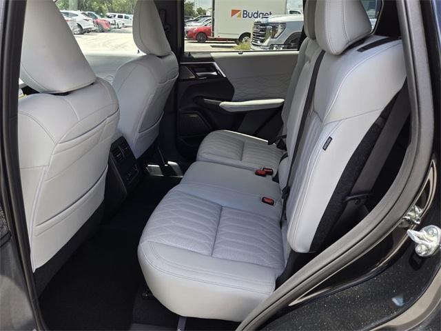 new 2025 Mitsubishi Outlander car, priced at $39,090