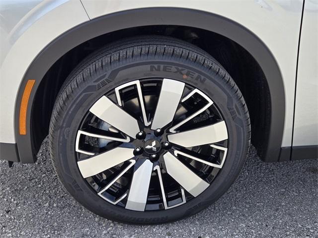 new 2025 Mitsubishi Outlander car, priced at $32,700