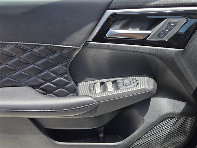 new 2025 Mitsubishi Outlander PHEV car, priced at $40,870