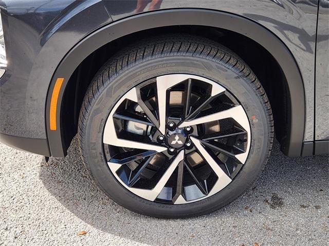 new 2024 Mitsubishi Outlander car, priced at $30,290