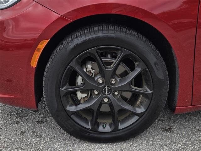 used 2024 Chrysler Pacifica car, priced at $38,997