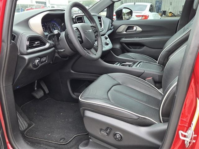 used 2024 Chrysler Pacifica car, priced at $38,997