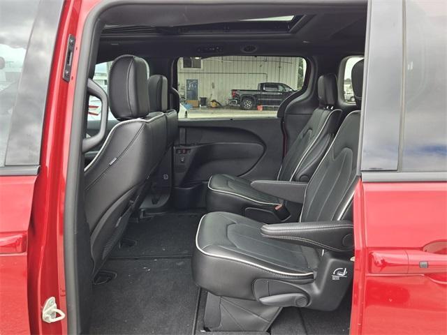 used 2024 Chrysler Pacifica car, priced at $38,997