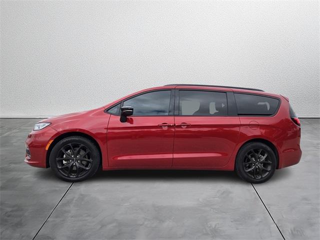 used 2024 Chrysler Pacifica car, priced at $38,997