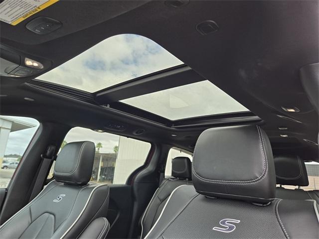 used 2024 Chrysler Pacifica car, priced at $38,997