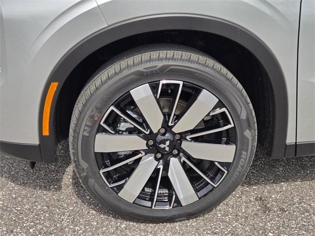 new 2025 Mitsubishi Outlander car, priced at $30,740