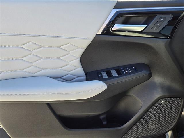 new 2025 Mitsubishi Outlander car, priced at $33,660