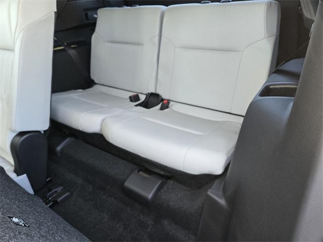 new 2025 Mitsubishi Outlander car, priced at $33,660