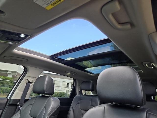 used 2023 Kia Sorento car, priced at $28,297