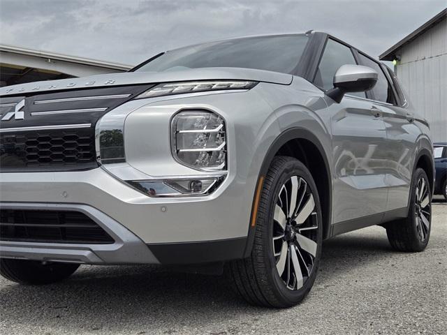 new 2025 Mitsubishi Outlander car, priced at $30,605