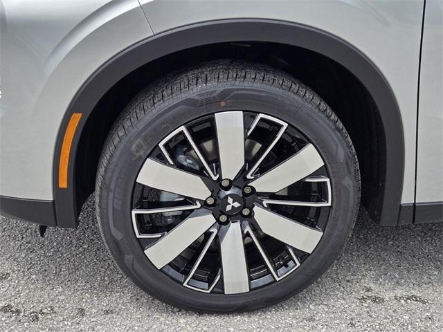 new 2025 Mitsubishi Outlander car, priced at $30,605
