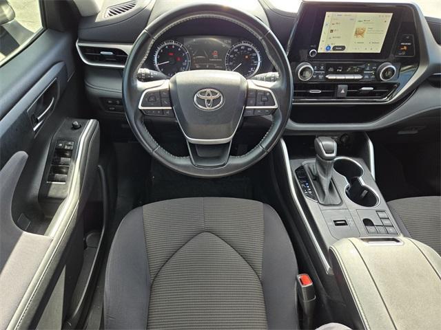 used 2023 Toyota Highlander car, priced at $29,997