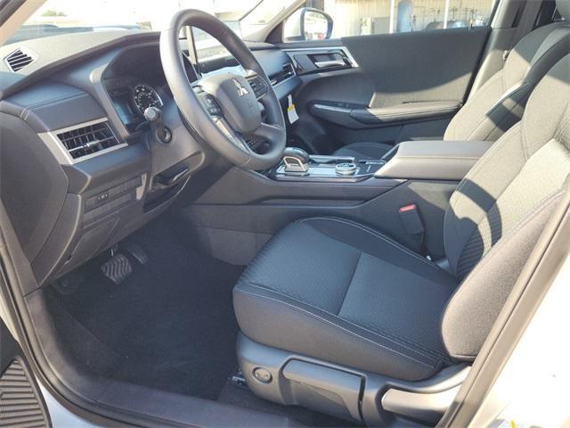 new 2025 Mitsubishi Outlander car, priced at $28,075