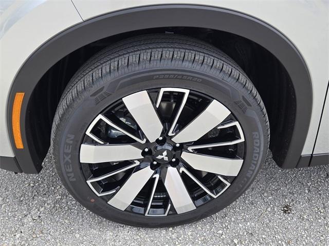 new 2025 Mitsubishi Outlander car, priced at $32,670