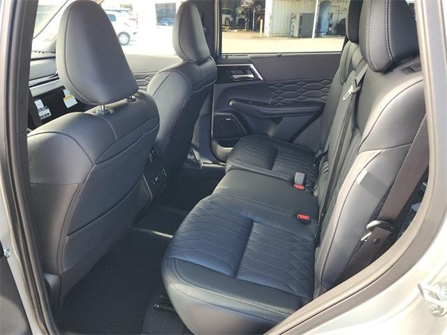 new 2025 Mitsubishi Outlander car, priced at $33,905