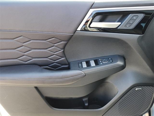 new 2025 Mitsubishi Outlander car, priced at $33,905