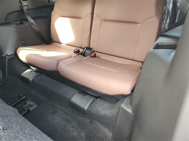 new 2025 Mitsubishi Outlander car, priced at $37,745