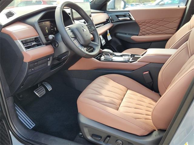 new 2025 Mitsubishi Outlander car, priced at $37,745