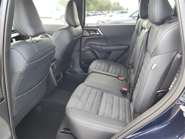 new 2025 Mitsubishi Outlander car, priced at $32,700