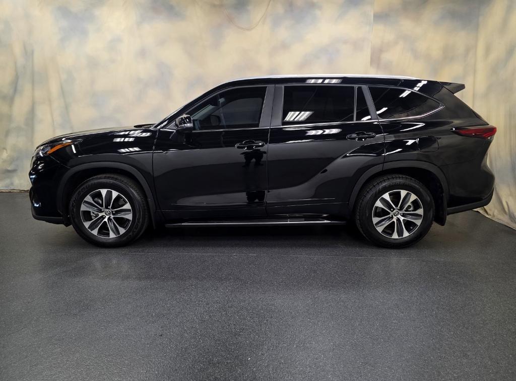 used 2024 Toyota Highlander car, priced at $40,680
