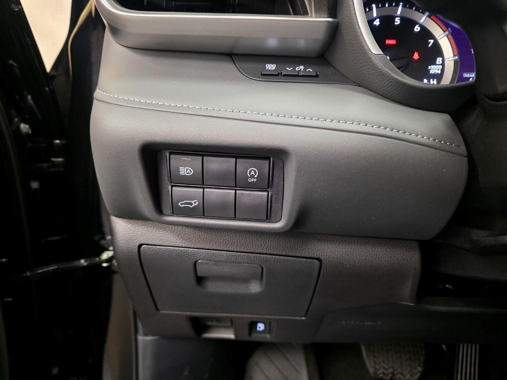 used 2024 Toyota Highlander car, priced at $40,680