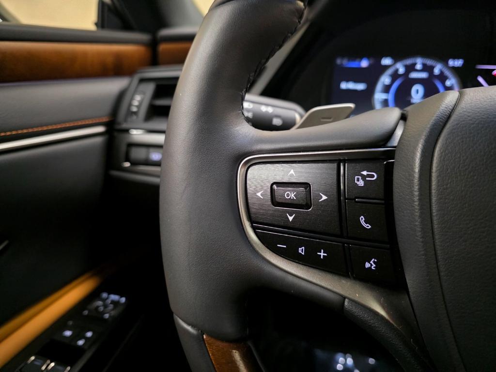 used 2023 Lexus ES 350 car, priced at $43,988