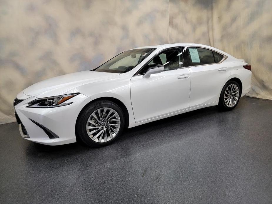 used 2023 Lexus ES 300h car, priced at $47,380