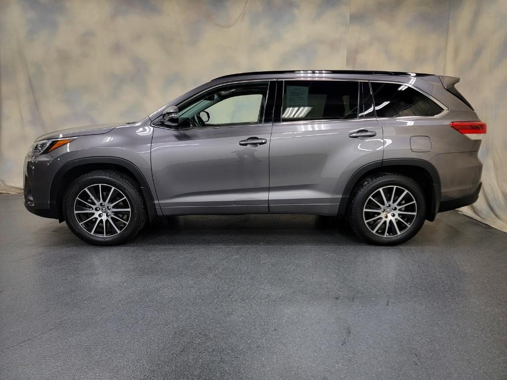 used 2018 Toyota Highlander car, priced at $29,988