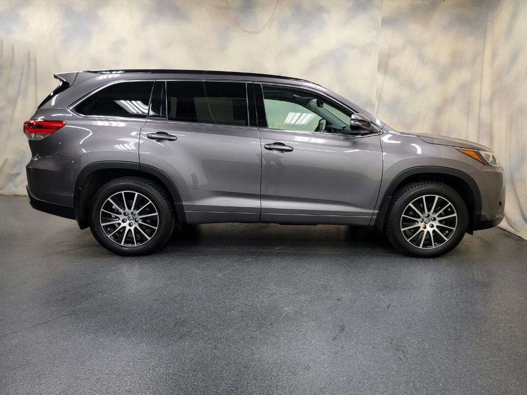 used 2018 Toyota Highlander car, priced at $29,988