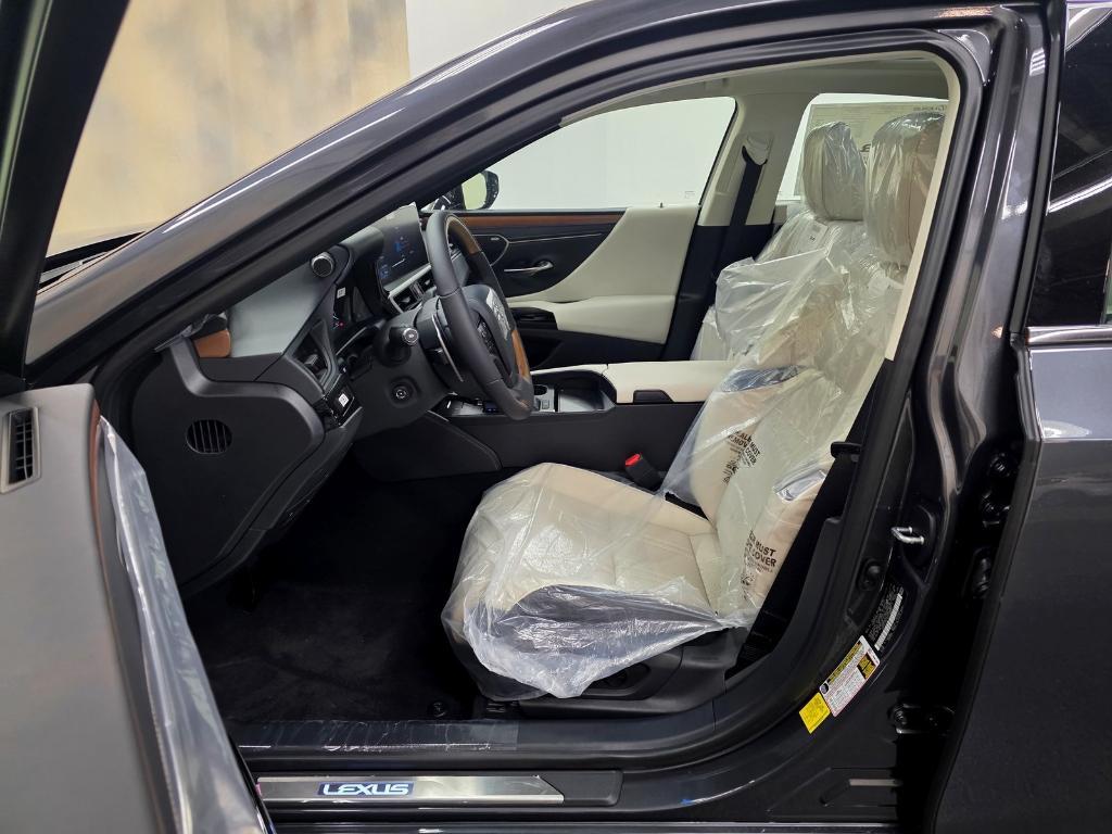 new 2025 Lexus ES 350 car, priced at $53,039
