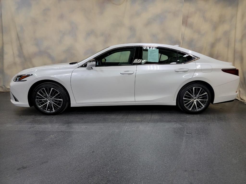 used 2024 Lexus ES 350 car, priced at $43,988