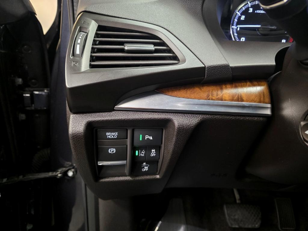 used 2019 Acura MDX car, priced at $25,890