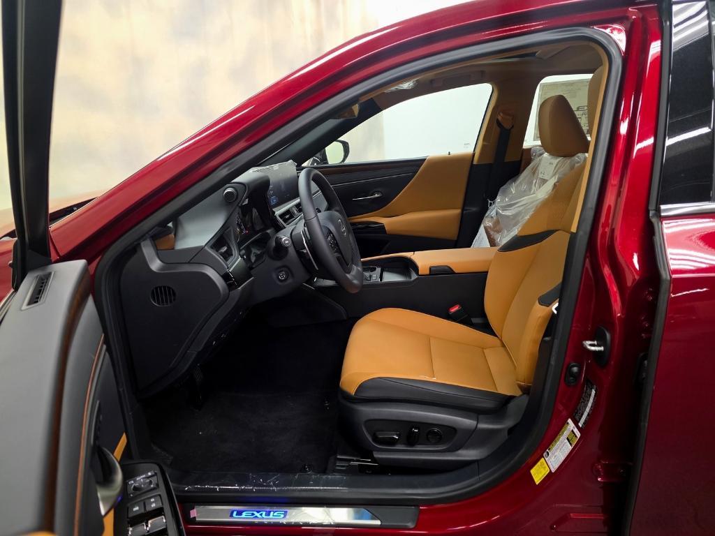new 2025 Lexus ES 300h car, priced at $52,524