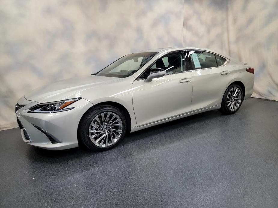 used 2024 Lexus ES 300h car, priced at $50,380