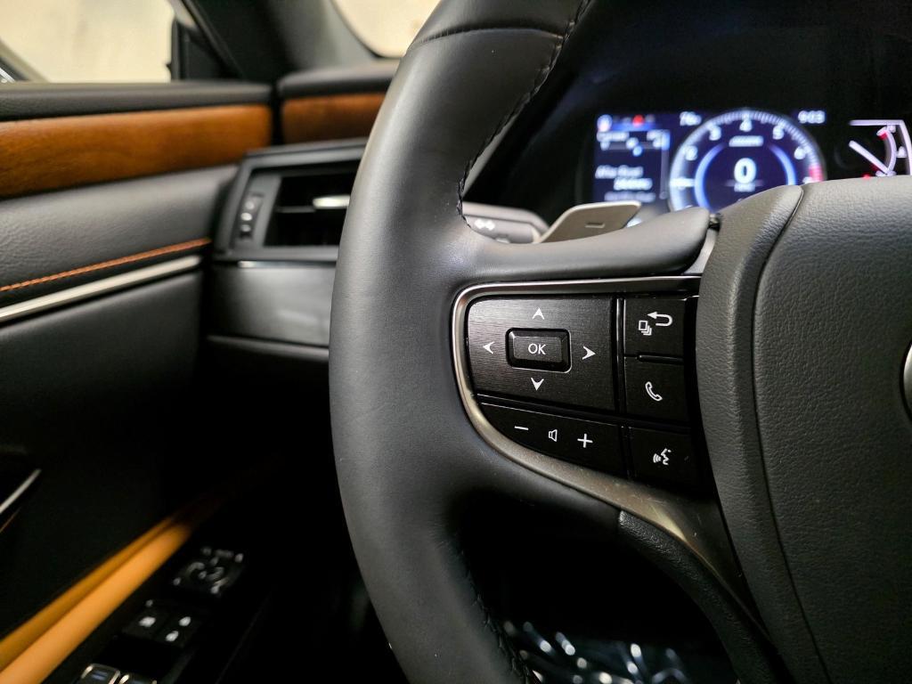 used 2022 Lexus ES 350 car, priced at $39,988