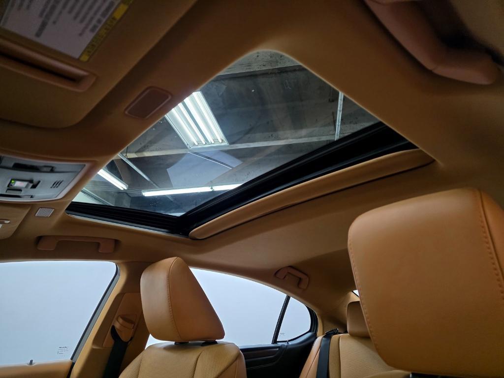 used 2022 Lexus ES 350 car, priced at $39,988