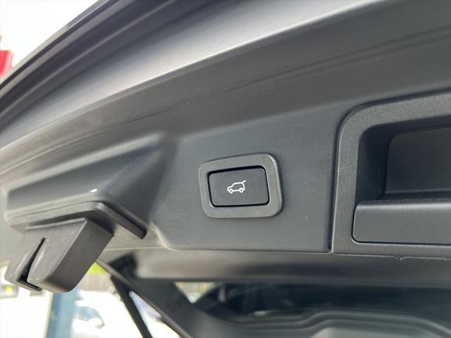 used 2019 Land Rover Range Rover Velar car, priced at $25,995