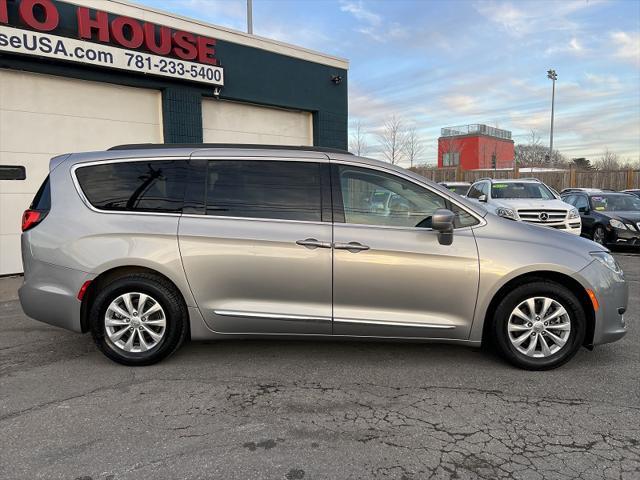 used 2017 Chrysler Pacifica car, priced at $15,995