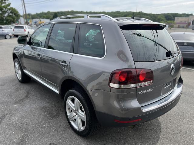used 2008 Volkswagen Touareg 2 car, priced at $11,995