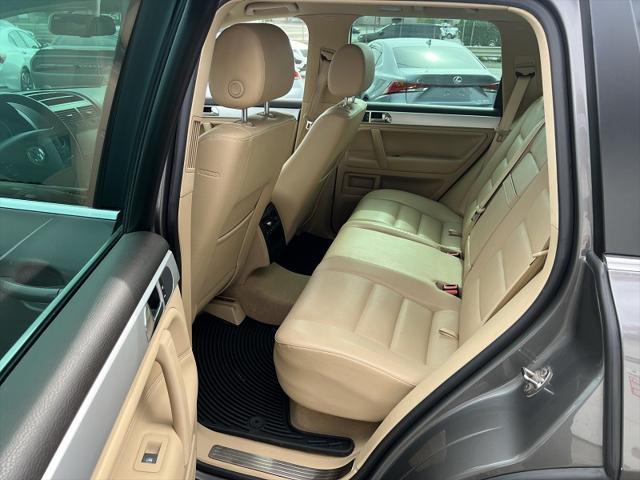 used 2008 Volkswagen Touareg 2 car, priced at $11,995