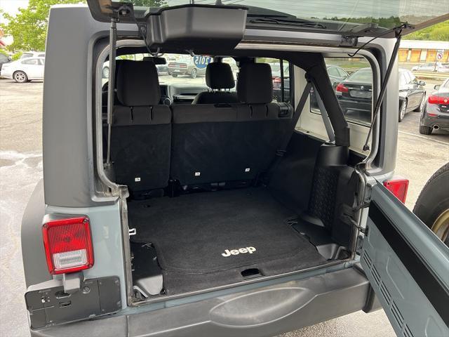 used 2015 Jeep Wrangler Unlimited car, priced at $16,995