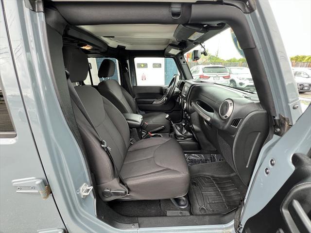 used 2015 Jeep Wrangler Unlimited car, priced at $16,995