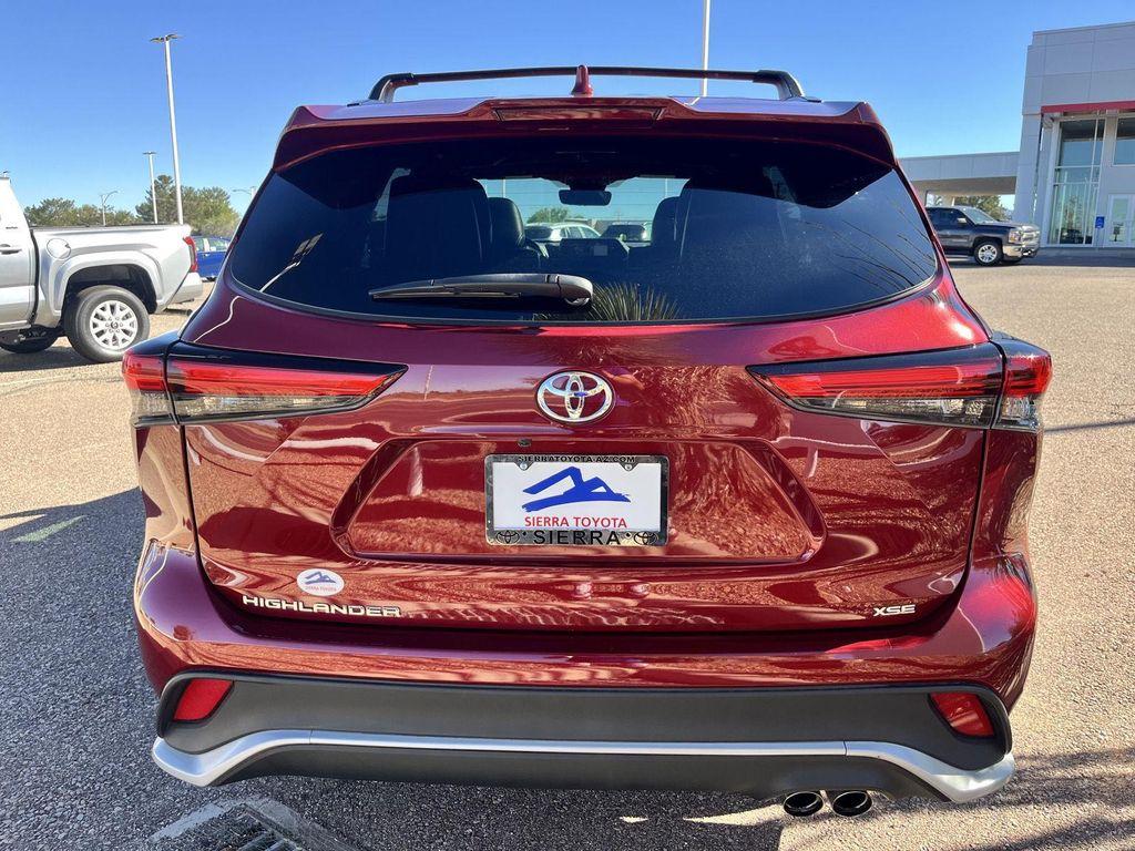 used 2022 Toyota Highlander car, priced at $36,789