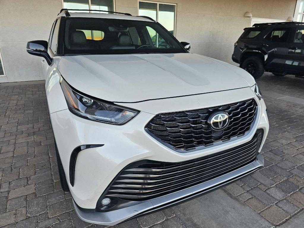 used 2021 Toyota Highlander car, priced at $32,389