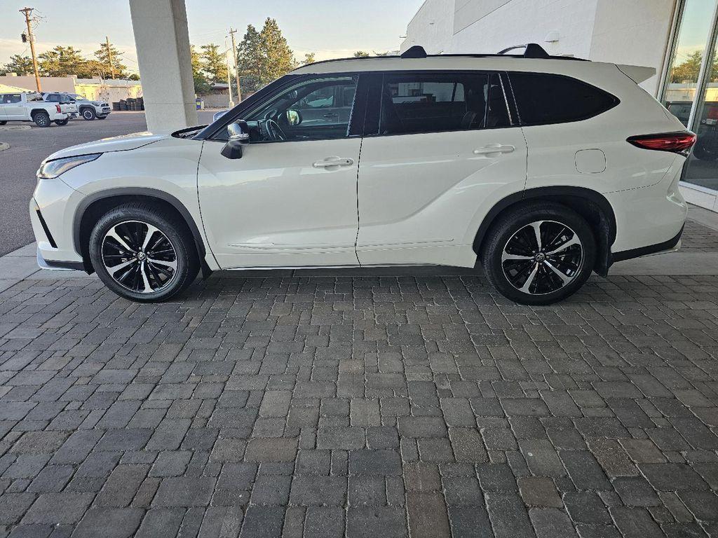used 2021 Toyota Highlander car, priced at $32,389