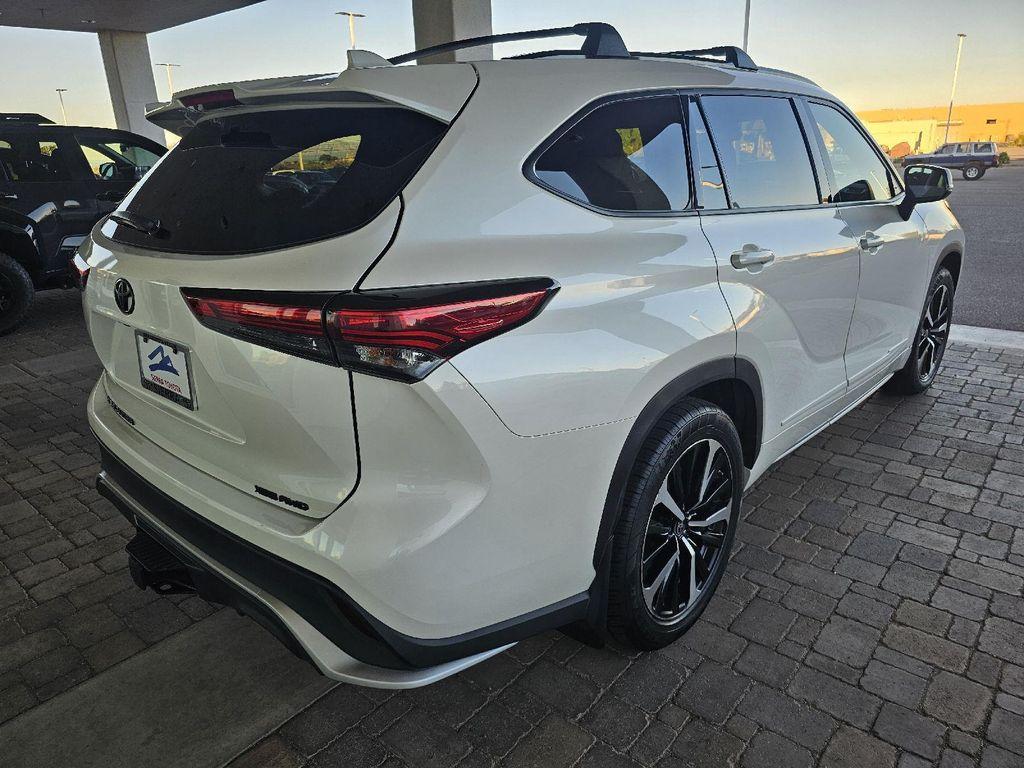 used 2021 Toyota Highlander car, priced at $32,389