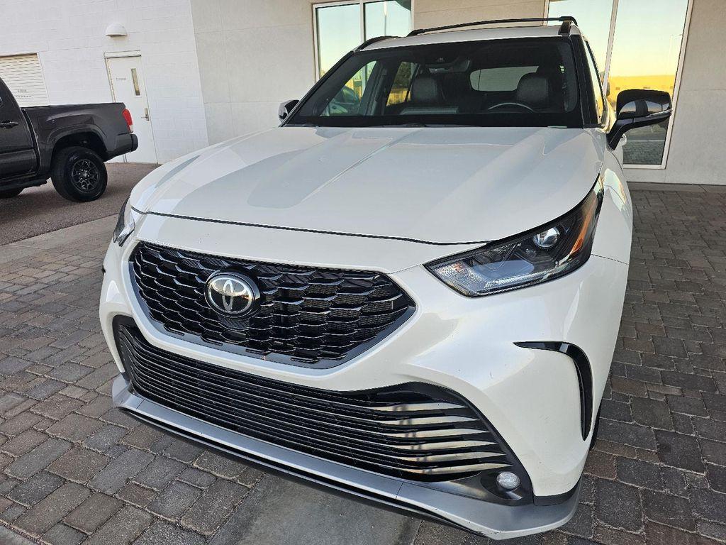 used 2021 Toyota Highlander car, priced at $32,389